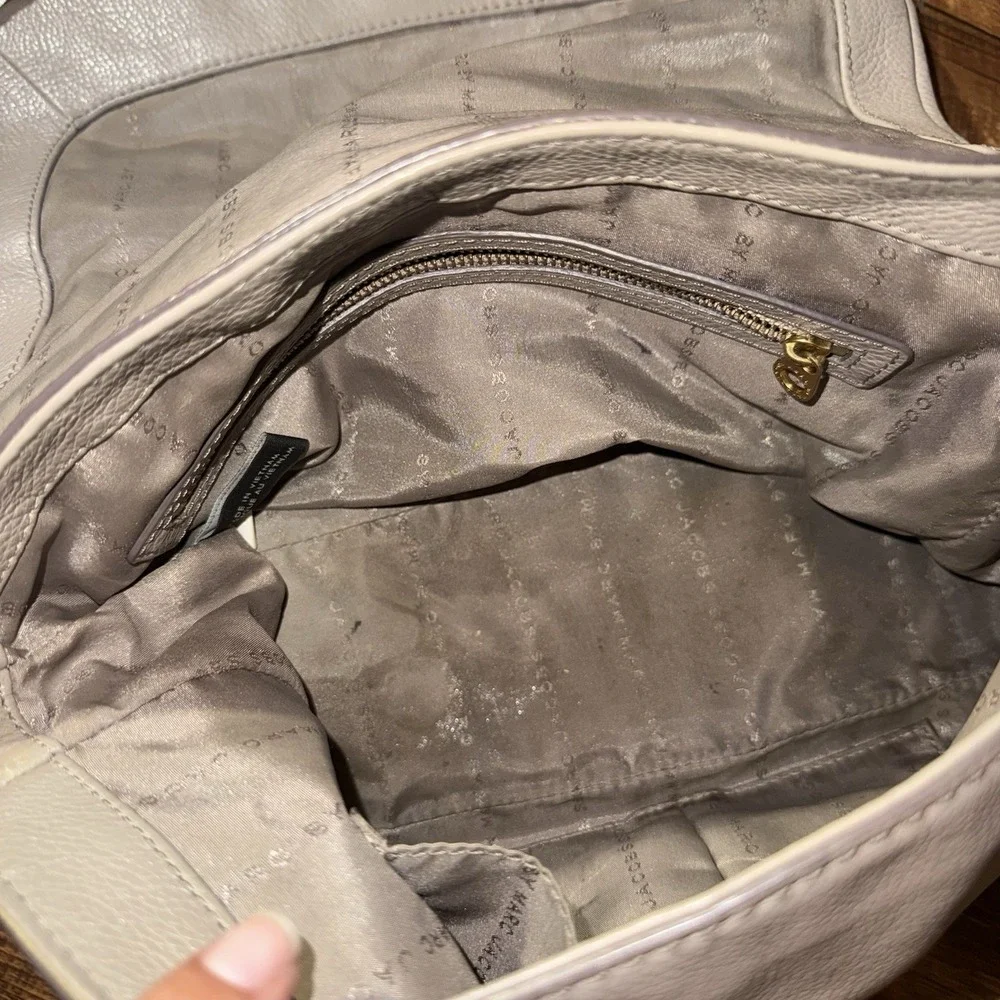Marc Jacobs taupe like